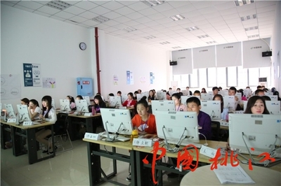 抓招商、抓電商，兩手都要硬 電子商務(wù)信息咨詢的雙輪驅(qū)動戰(zhàn)略